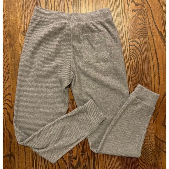 Alo Yoga Muse Sweatpant - Picture 8 of 10